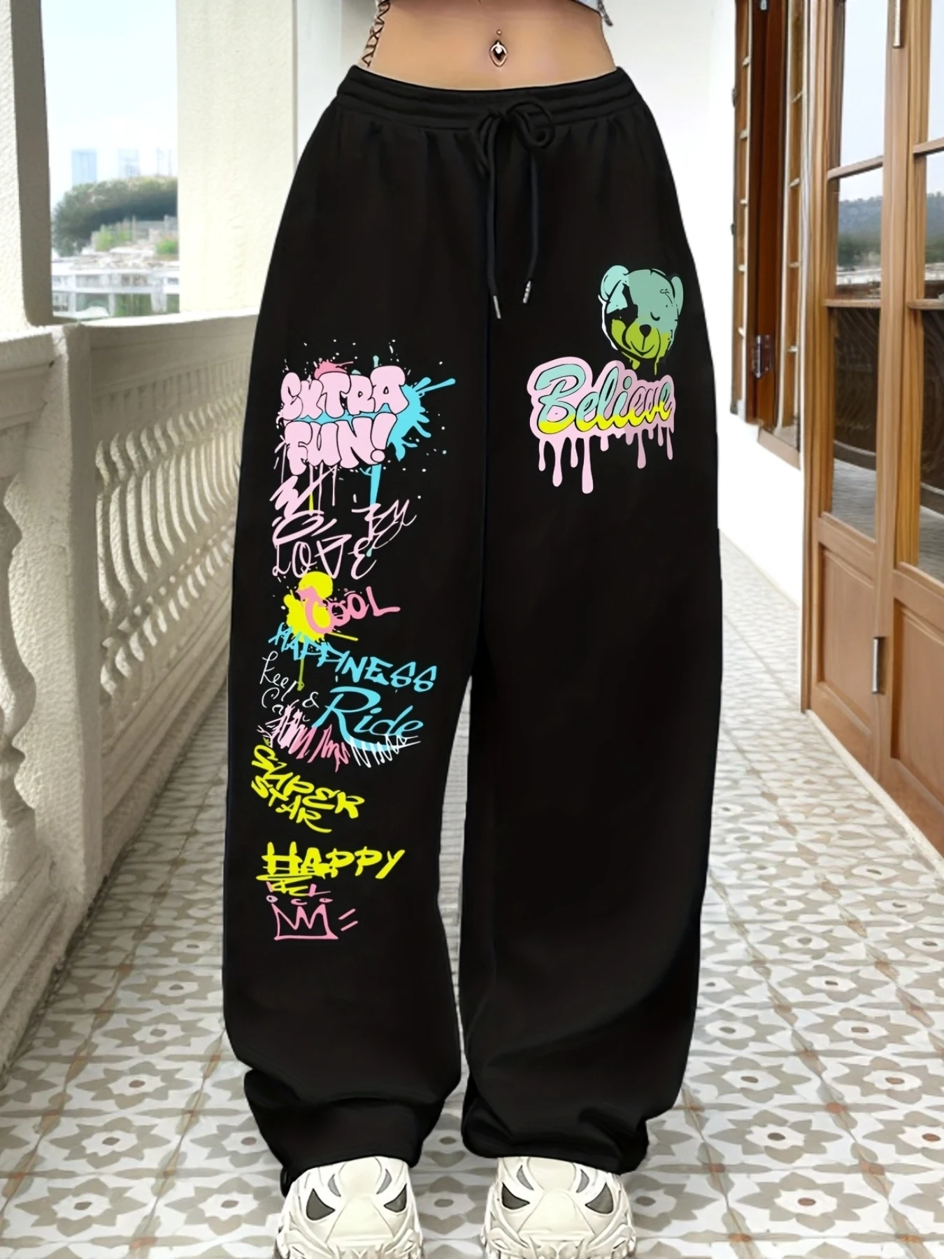 

Черные широкие брюки с принтом граффити — повседневный уличный стиль, удобные зимние брюки для взрослых