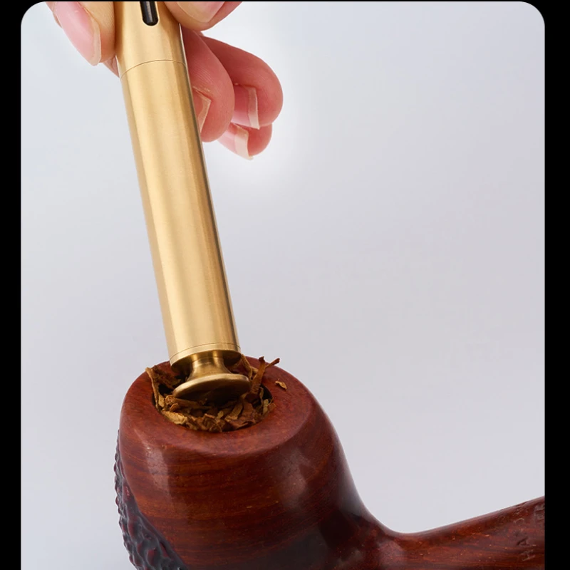 سلسلة مفاتيح صغيرة من النحاس النقي ، ولاعة كيروسين مقاومة للماء ، ولاعة أنابيب محمولة ، تبغ مطابق ، قضيب ضغط ، هدايا ، عشرة آلاف مرة