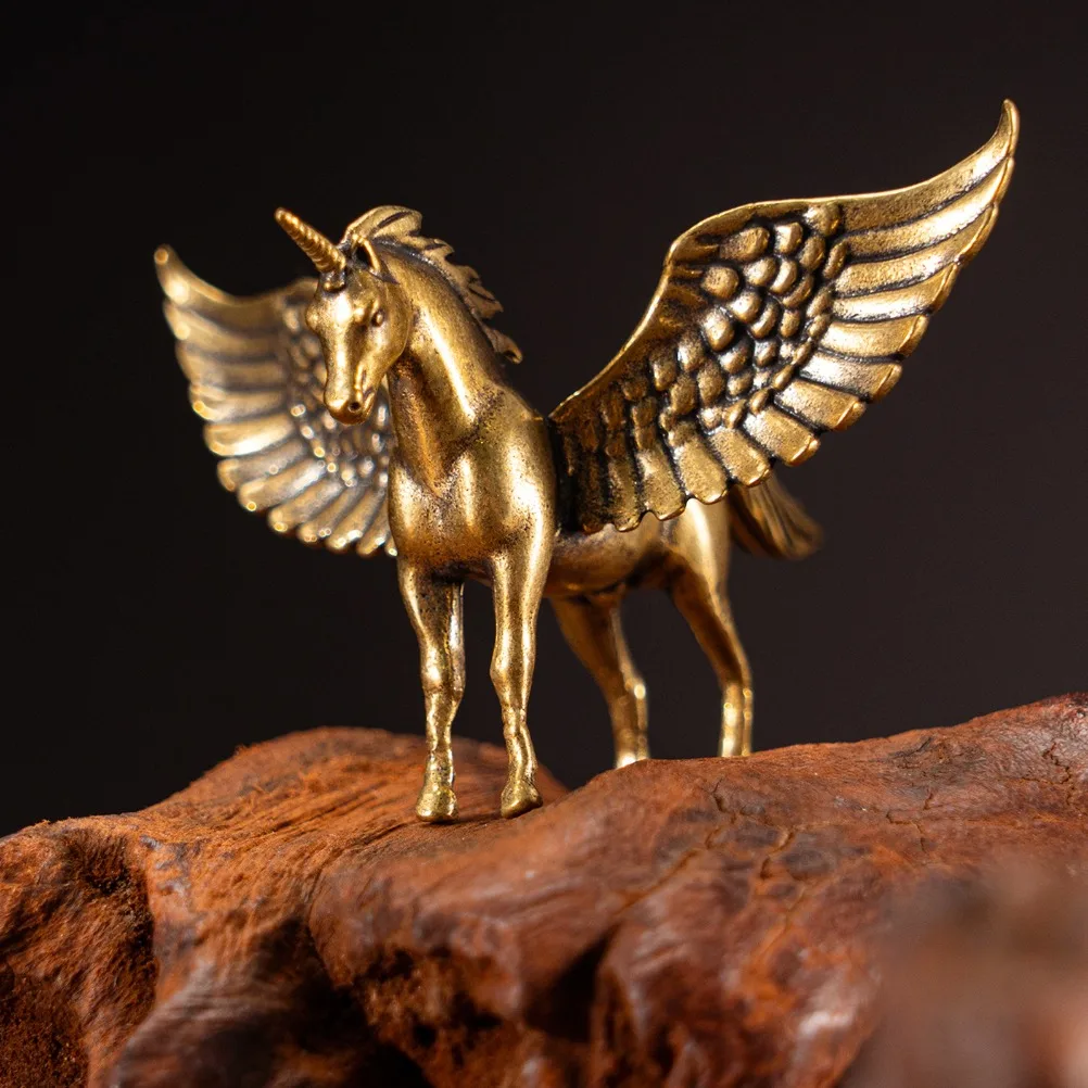 Vintage Copper White Horse Statue Antique Double Winged Horse Ornament Home Coffee Shop Decorative Artwork Home Decor Gifts