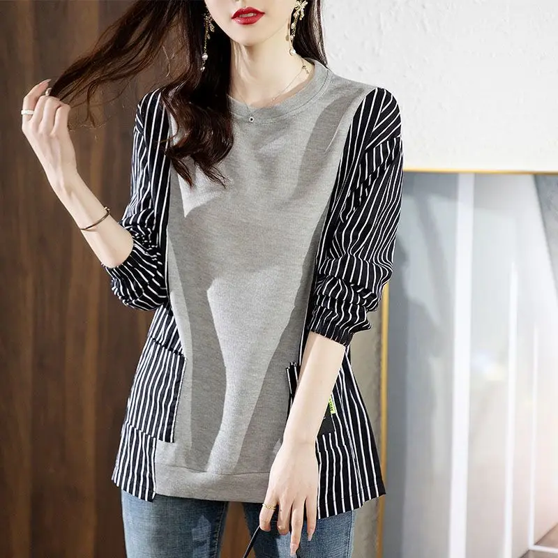 Stylish O-Neck Spliced Pockets Striped Blouse Women\'s Clothing 2022 Autumn New Loose Casual Pullovers All-match Korean Shirt