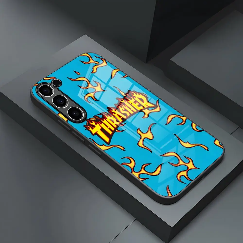 Capa de Telefone com Logo T-Thrasher para Samsung S24 Ultra, S26, S23 FE, S25, S22, S20, S21 Plus, A54, A34, A53, A16 - Capa de Vidro