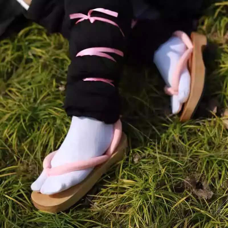 コスプレ木製下駄ビーチサンダルサンダル女性デーモンスレイヤー禰豆子善逸冴夕湯浅