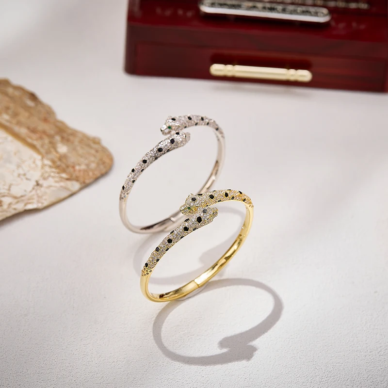 Designer Collection Style Party Open Bracelet Inlay Cubic Zirconia Black Enamel Spots Double Leopard Panther Thin Bracelet