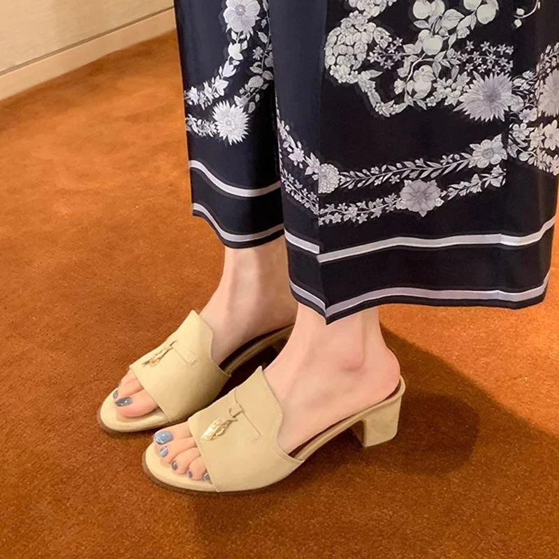 

Genuine Leather Tassel Lo Bule Wide Heel Slippers Women Outdoor Summer New Versatile Beautiful High Heel Small Cool Slippers