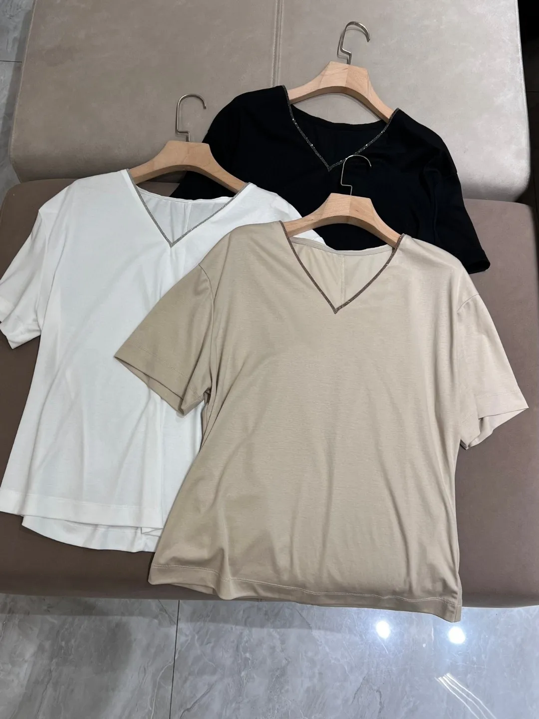 

Summer Women's Cotton T-shirt V-Neck Pullover Shoulder Sleeve Sequined Thin Knitting Top's Female Casual Clothes