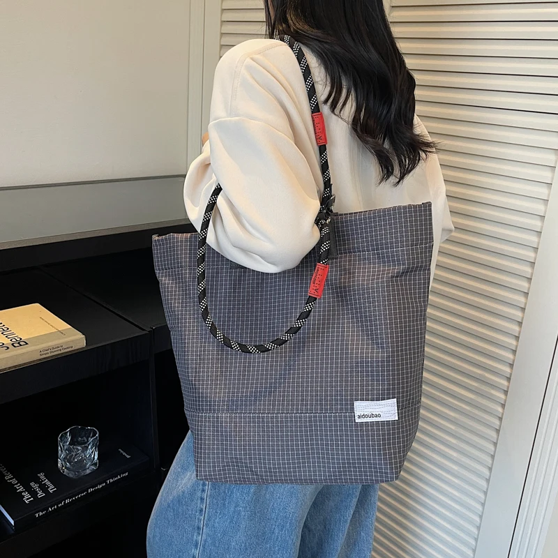 

Повседневная нейлоновая сумка-мешок, женская пригородная сумка, большая вместительная водонепроницаемая сумка через плечо, уличная большая сумка с рисунком