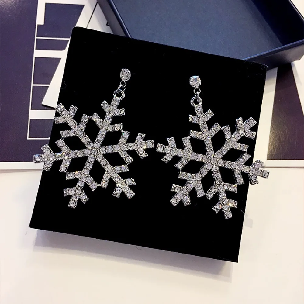 New Europe and The United States Fashion Snowflake Tassel Earrings Christmas Large Snowflake Female Banquet Earrings PendantGift