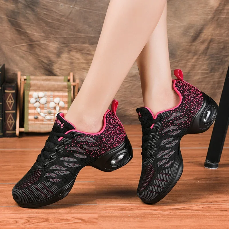 Scarpe da ballo con ammortizzazione del fondo spesso di alta qualità scarpe da ginnastica Casual moderne da donna con tessuto volante scarpe da ginnastica per allenamento da donna per ragazze