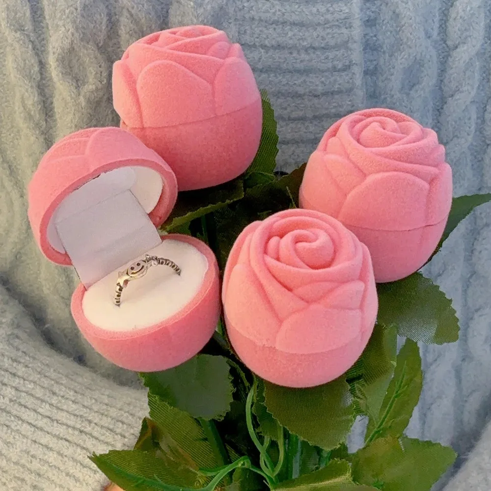 Confezione regalo romantica di San Valentino Collana con cuore scintillante e amore con lussuosa rosa. Regali per la mia ragazza e la mamma. Articoli per feste