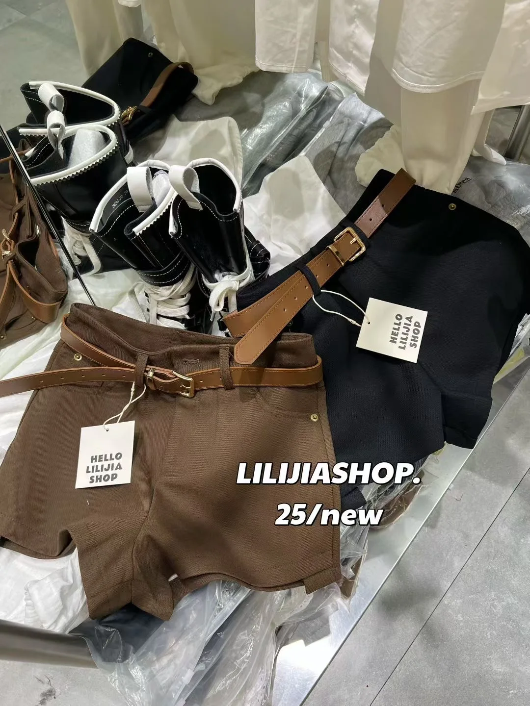 

Faionable A-Line Casual orts Korean Sle High Waist Button Fly ket Detail Loose Fit Ladies' orts for Autumn 2025