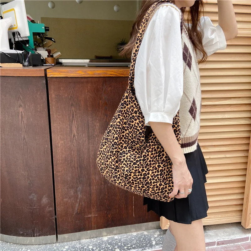 Popular Small Leopard Print Large-capacity Shoulder Shopping Bag Cross-body Bag Canvas Bag Travel Bag Personalized Print Design