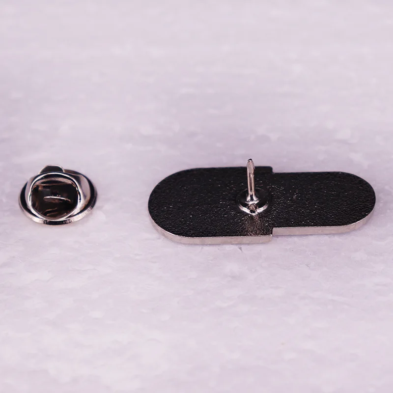Blink 182 Rock Band Brooch Alphabet Icon Metal Badge Creative Minimalist Enamel Pins Band Enthusiast Logo Pin Jewelry Ornament