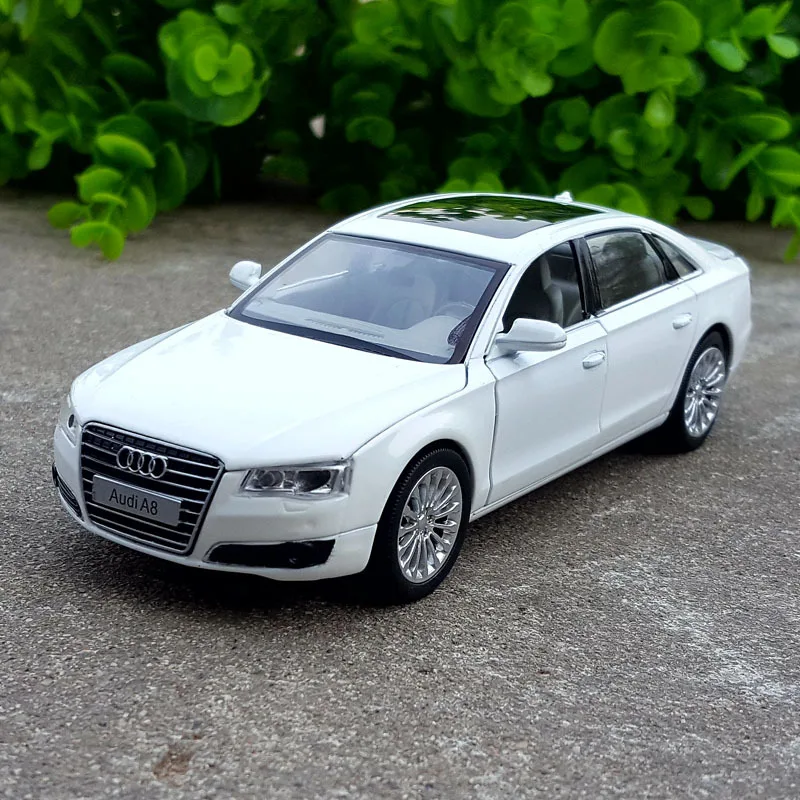 1:32 AUDI A8 Luxury Car Alloy Car Model Diecasts Toy Vehicles Toy Cars Sound and light Kid Toys For Children Gifts Boy Toy