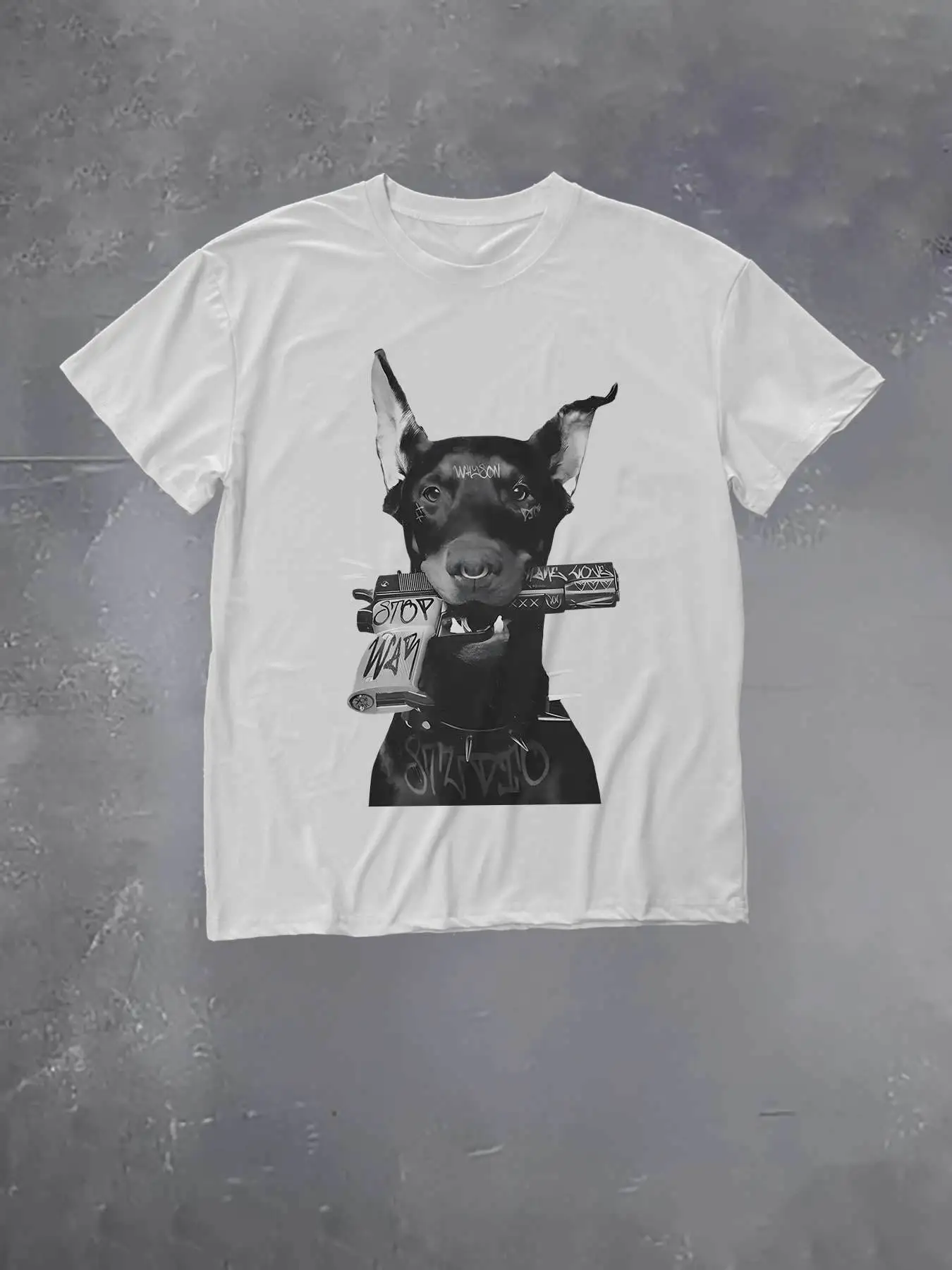 

Punk-Inspired Rottweiler & Handgun Graphic Tee - "WALK ON WAY" Print, Casual Short-Sleeve Crewneck T-Shirt, Spring/Summer Style,