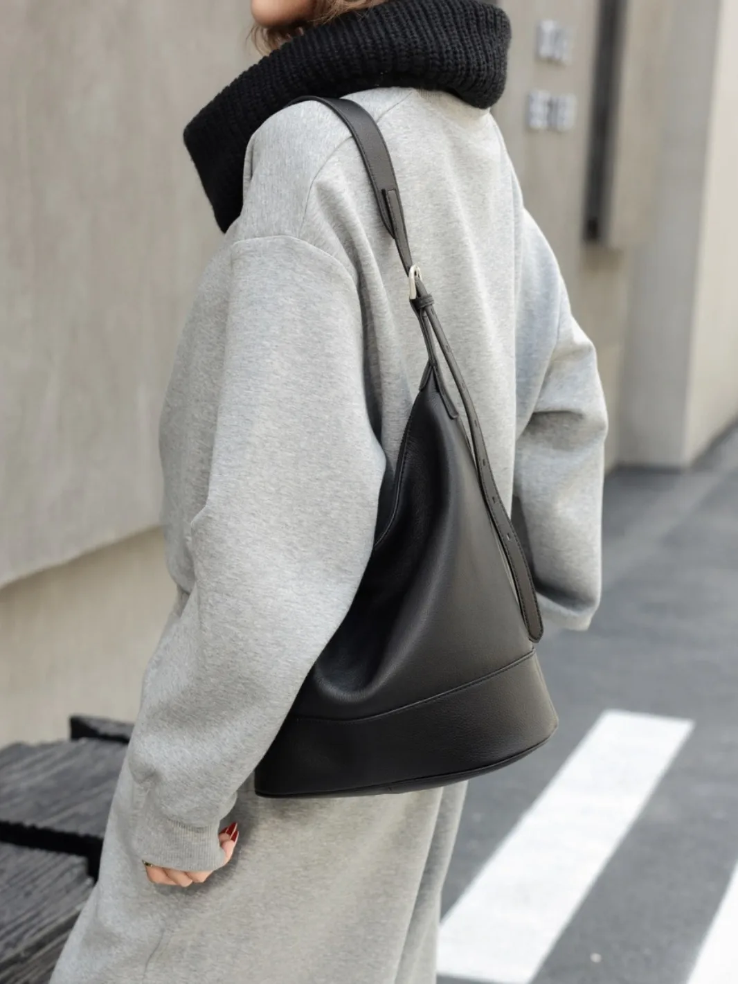 Head Layer Cowhide Women Bag New Autumn And Winter Retro Ladies Large-capacity Commuting Senior Sense Of Versatile Shoulder Bag