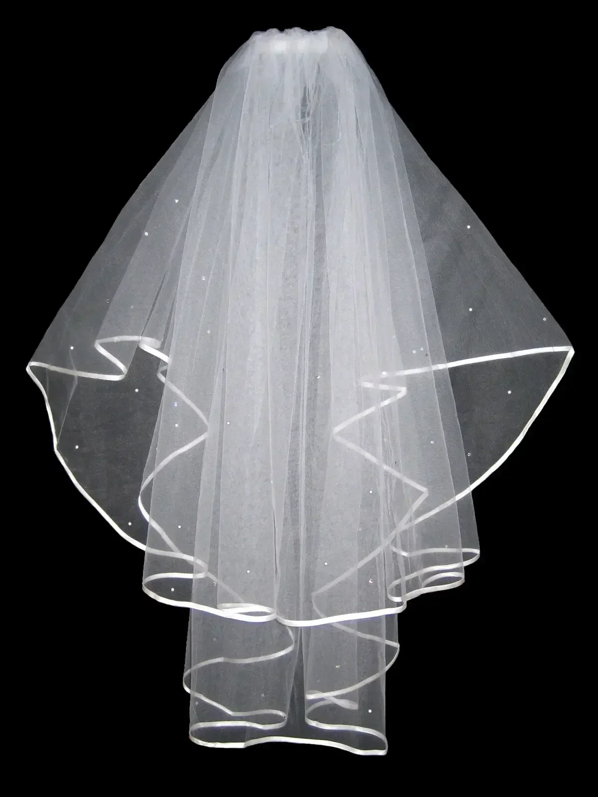 Gothic 2 Tier Elbow Length Tulle Beaded Edge Engagement 60cm-80cm White Ivory Plastic Comb Bridal Veil