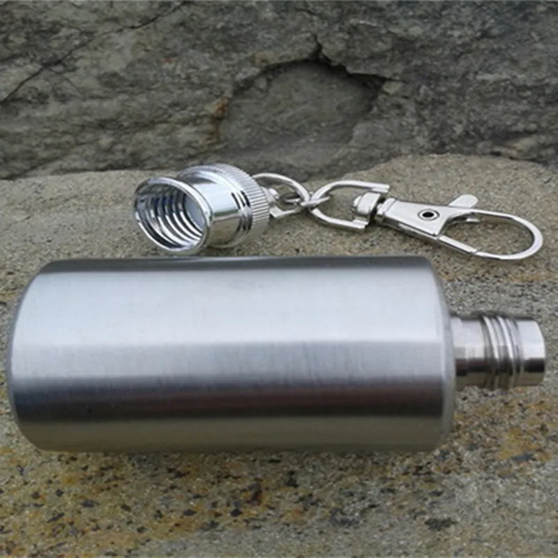 Portable Mini 8.3cm 1 Oz Stainless Steel Hip Flask Wine Pot Small Round Barrel Pocket Funnel Flagon With Keychain