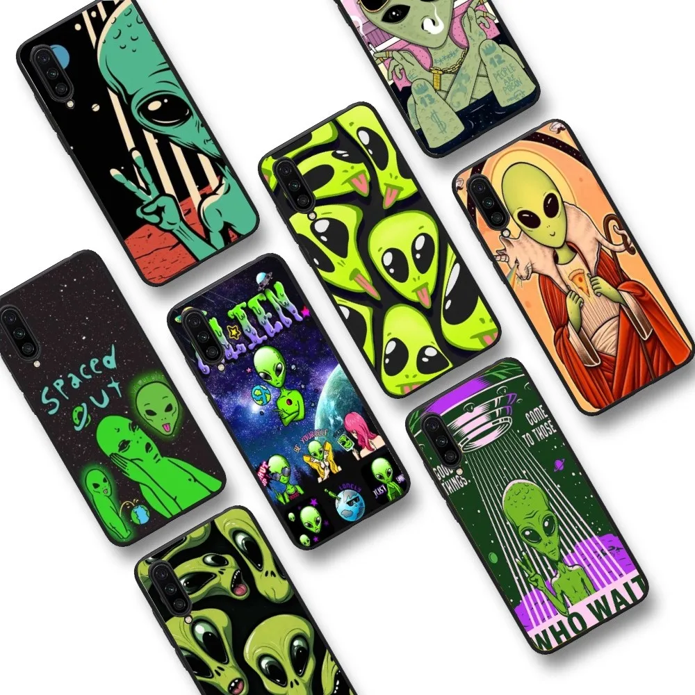 

Funny Aesthetics Cartoon Alien Space For Xiaomi Mi 5X 8 9 10 11 12 Lite Pro 10T PocoX3pro PocoM3 Note 10 Pro Lite