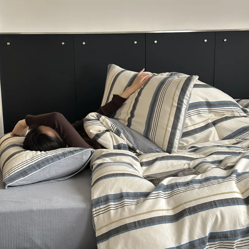 

Customizable Denmark imported chenille flocking weaving four-piece colored velvet premium bedding kit