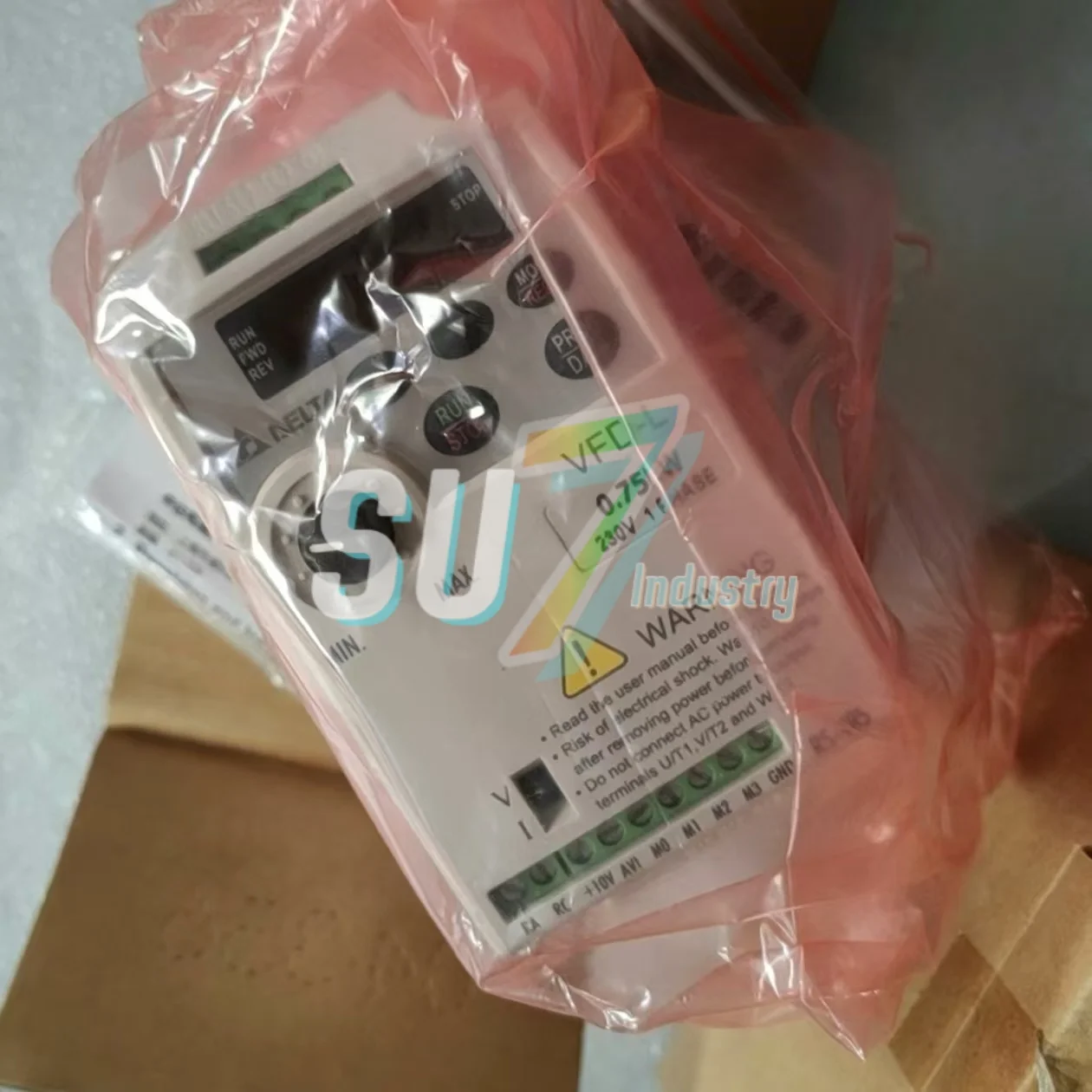 محول التردد الأصلي الجديد VFD007EL43W VFD007L21A