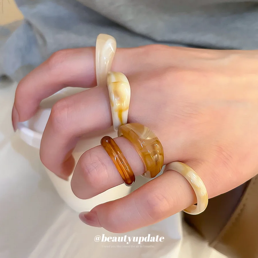 Европейское и американское маленькое кольцо со свежей сладкой едой, цветное акриловое кольцо неправильной формы из смолы, женское модное кольцо с нишевым дизайном