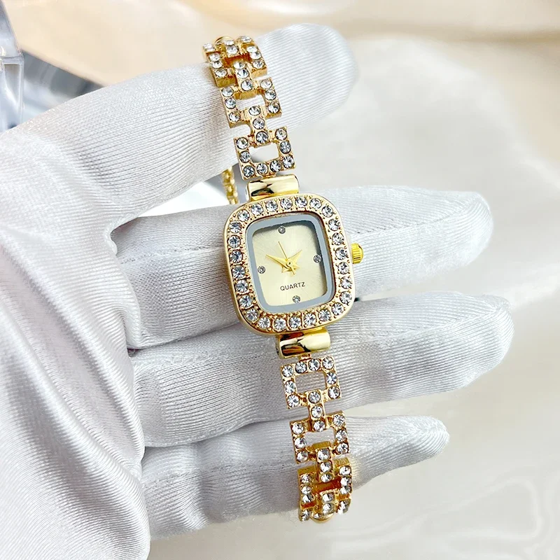 Cross-Border New Small Square Bracelet Pull Women's Watch Free Adjustment Square Chain Diamond Set Small Ladies Quartz Watch