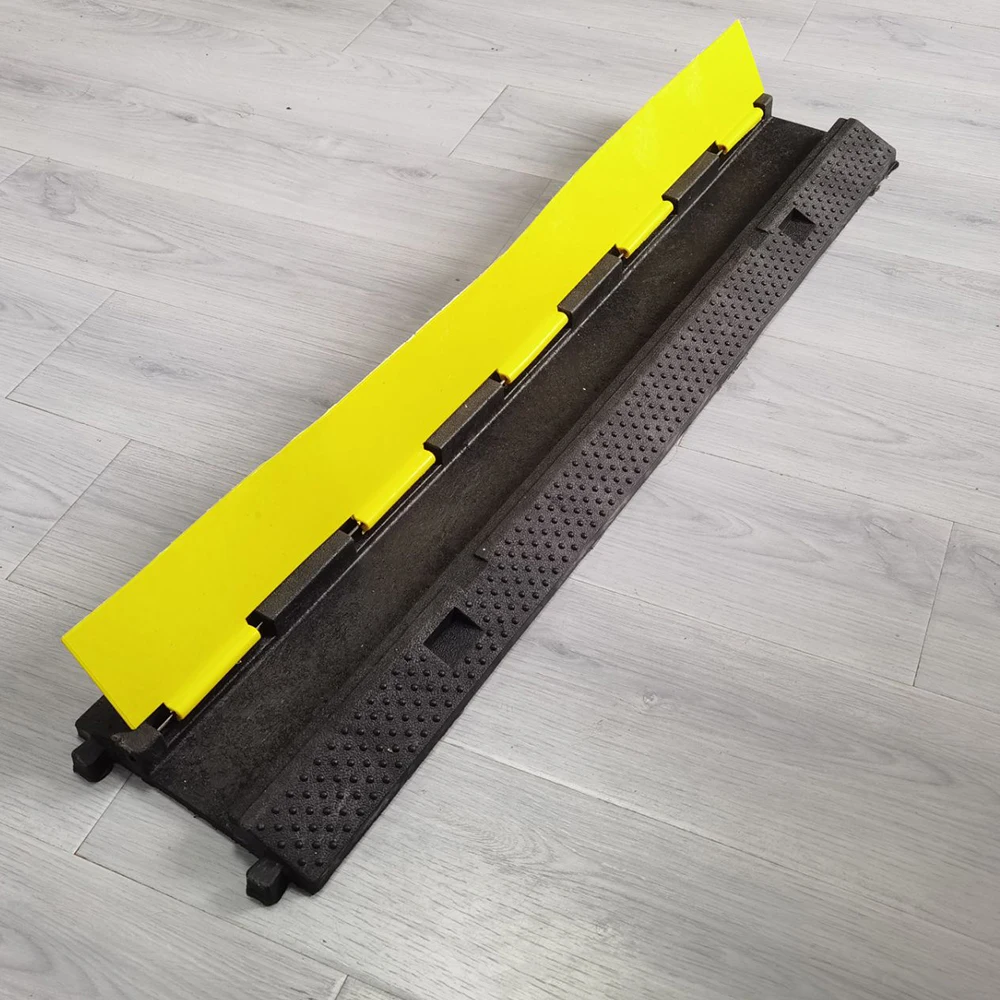 Trunking ramp Road cable water pipe protection type speed bump Highway speed bumps Car wash room wheel ramp 98x22x3.3cm