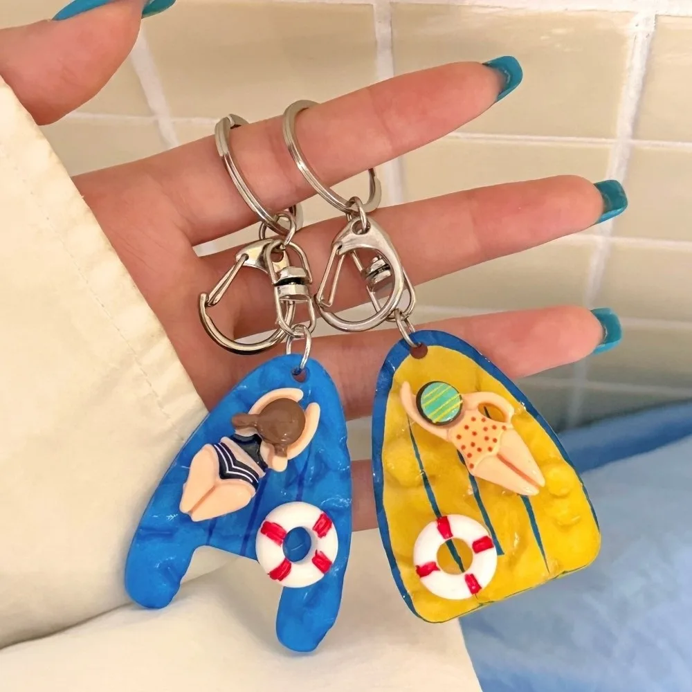 Niedlicher Acryl-Schwimmbrett-Schlüsselanhänger, dekorativer Schwimmfigur-Anhänger aus Legierung, blau-gelb, kreativer Taschenanhänger für den täglichen Gebrauch – Detail 10