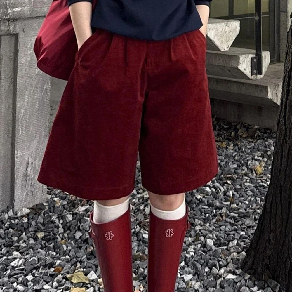 سراويل قصيرة حمراء كبيرة الحجم على الموضة الصينية الراقية سراويل فضفاضة ورقيقة سراويل خريفية للنساء