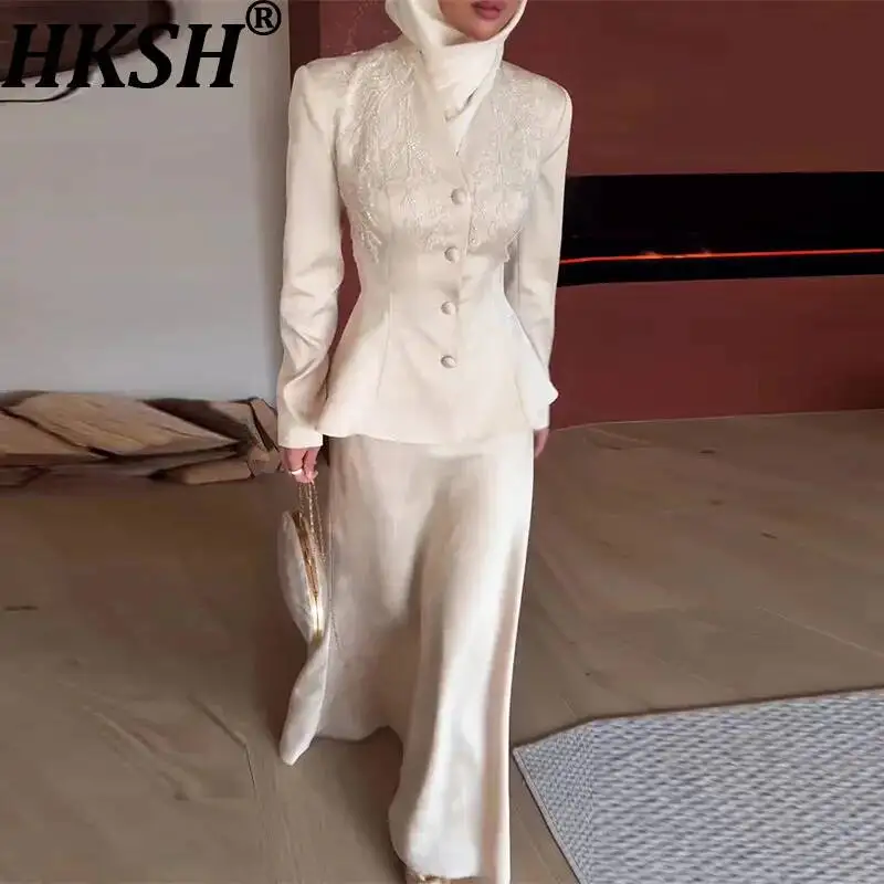 HKSH Women Set Elegant Fashion Waist-Cinching Bandage Design V-Neck Single Breasted Jacket Trendy Stylish Slim Fit Skirt HK25698
