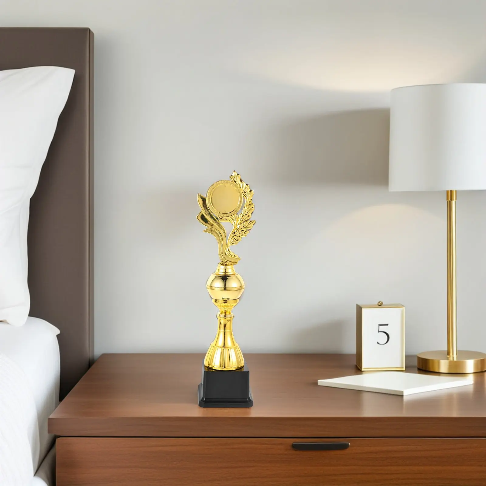 Gold Plastic Trophy Award for Dance Music Sports Competitions Elegant Lightweight Football Soccer Basketball Ceremony Display