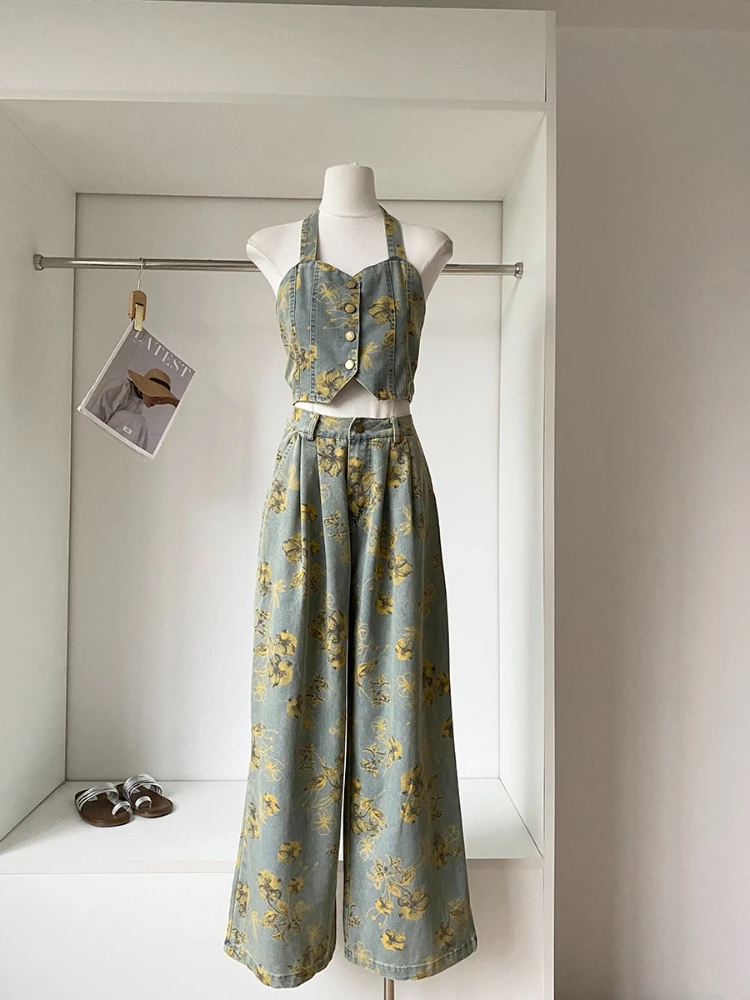 

2025 Summer Women New Retro Hong Kong Style Cowboy Hanging Neck Strap Vest Wide Leg Printed Jeans Slim and Waist Set
