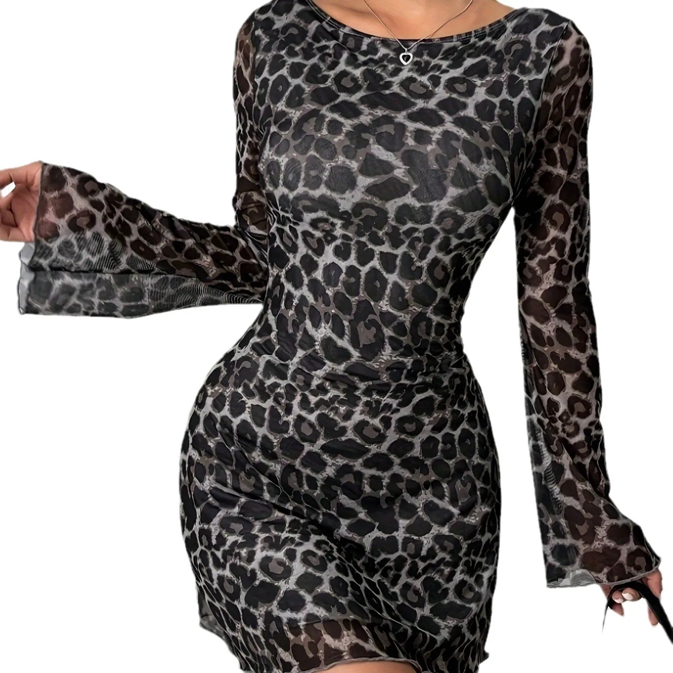 ชุดเดรสแขนยาวเปลือยสีบล็อกใหม่สําหรับฤดูใบไม้ผลิและฤดูร้อนปี 2025