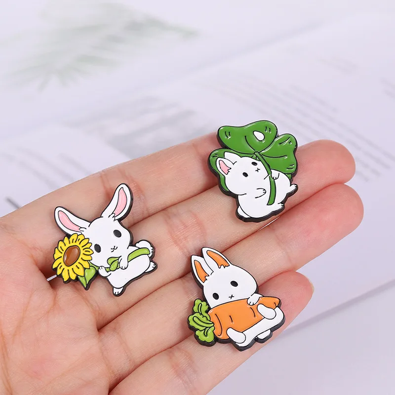 Big-eared Rabbit Enamel Pins Custom Cute Docile Animals Brooch Lapel Badge Bag Cartoon Jewelry Gift for Friends