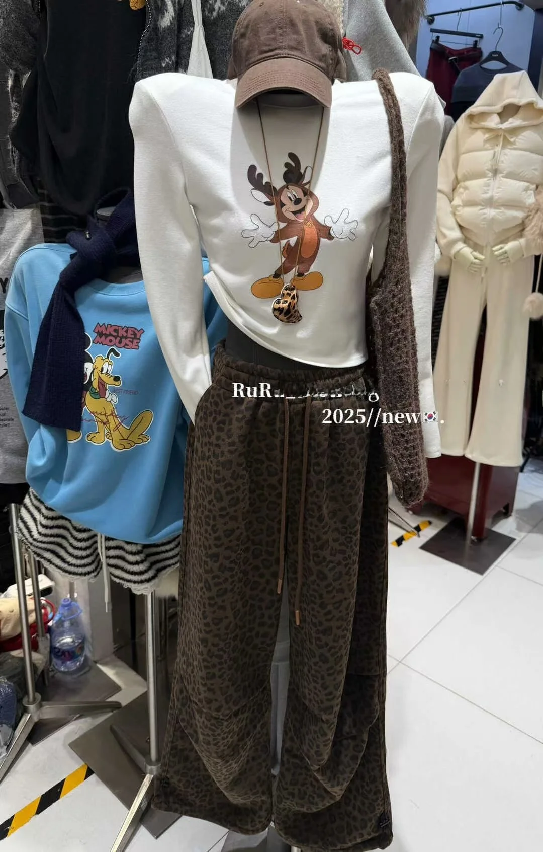 

Korean Sle Fce Lined Padded oulder Long Sve ort Women's Top Soft Comfortable Cotton Cartoon Print T-irt