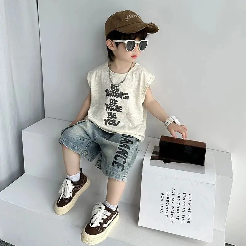 

Комплект для мальчиков, новый летний детский жилет, футболка без рукавов, джинсовые шорты, комплект из двух предметов для спорта и отдыха