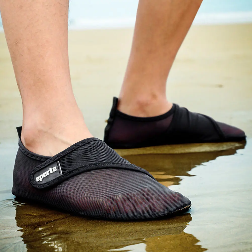 

Men Non-Slip Water Shoes Lightweight Breathable Soft Sole Wading Barefoot Sock Shoes Outdoor Sports Beach Size 40 41