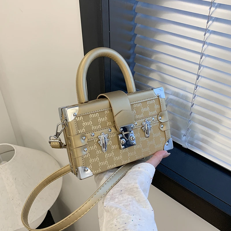 

Luxury Leather Messenger Bag For Ladies, Elegant Shoulder Crossbody Handbag With Classic Style, Popular Brand Choice