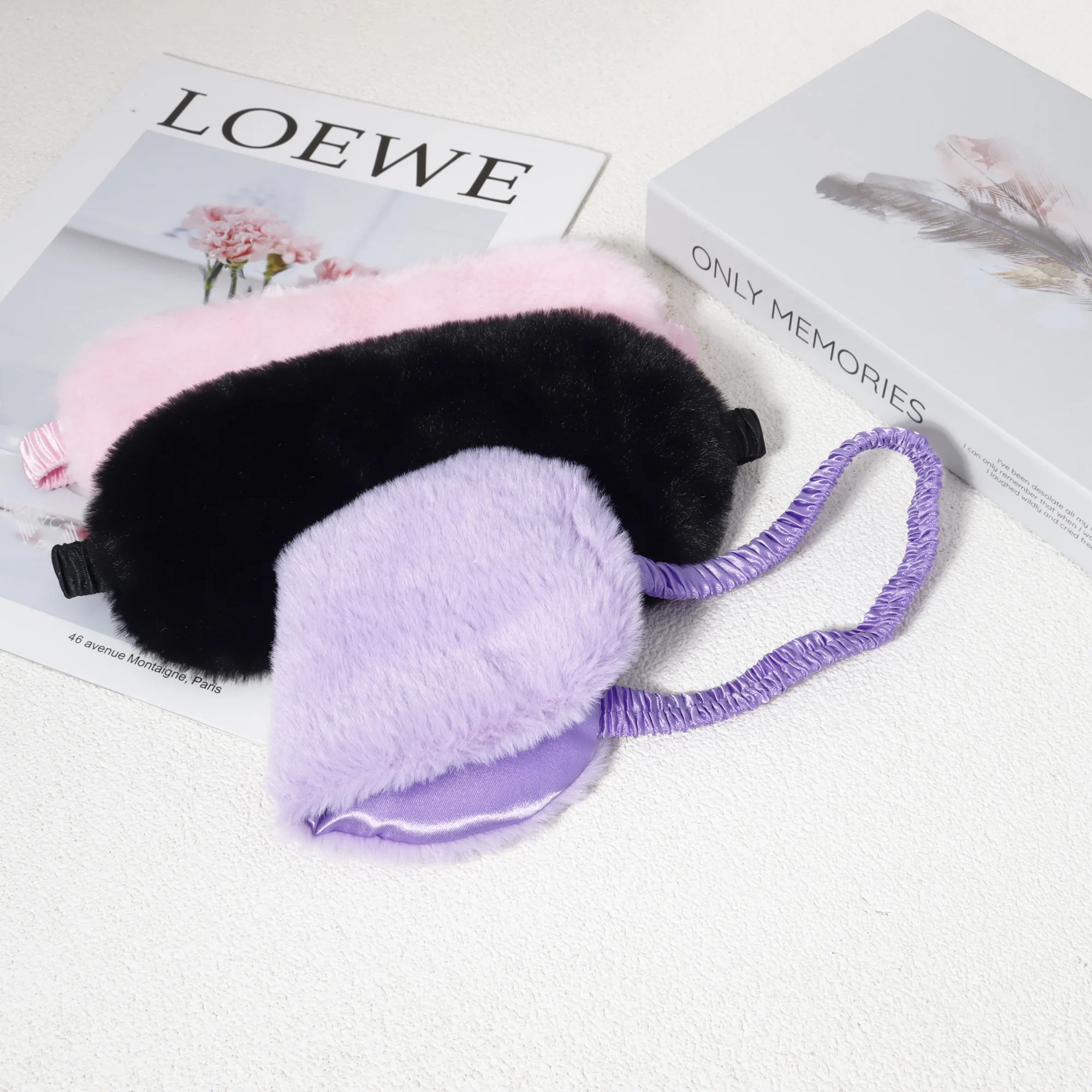 1 ソフトプラッシュアイマスク - 快適な遮光アイマスク、通気性があり快適なアイマスク布、本物の髪のかつらに特別な