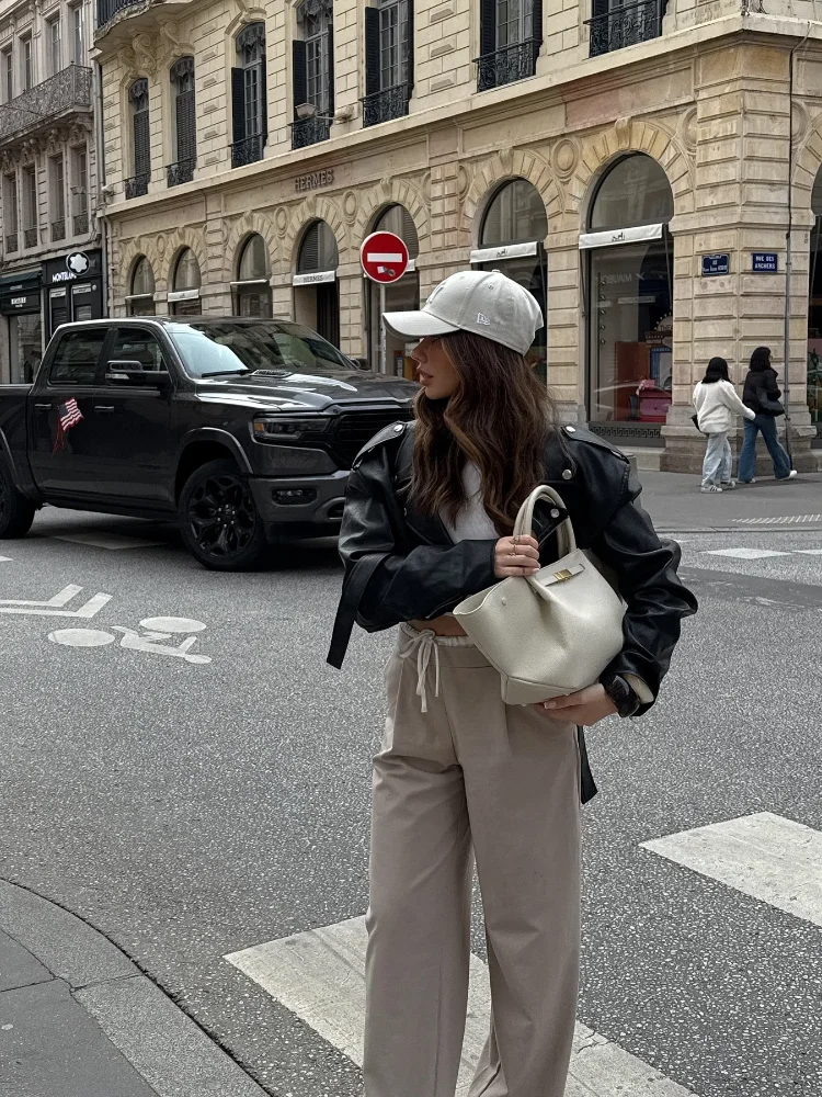 

Black Solid Color Casual Short Leather Jacket Fashion Chic Collar Zipper Pocket Loose Jackets Daily Commuting Street Outerwears
