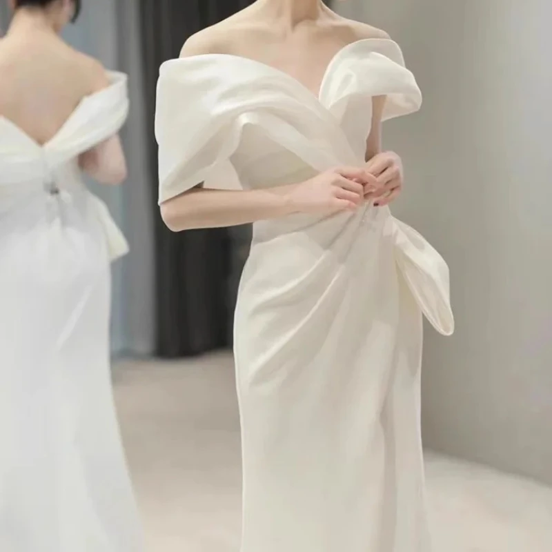 Hellweißes One-Shoulder-Fi-Tail-Abendkleid für Hochzeit, Dr. Travel Photoaphy Host, Luxus-Verlobung