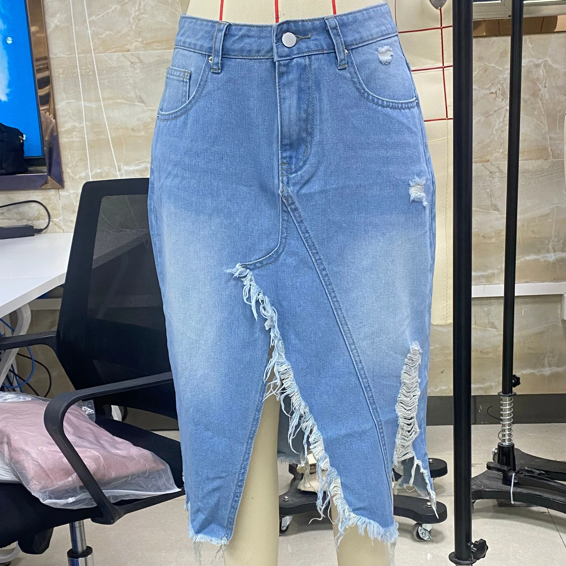 Women Ripped Jean Skirts Raw Trim Low Rise Irregular Hem Short Distressed Denim Skirts with Pockets