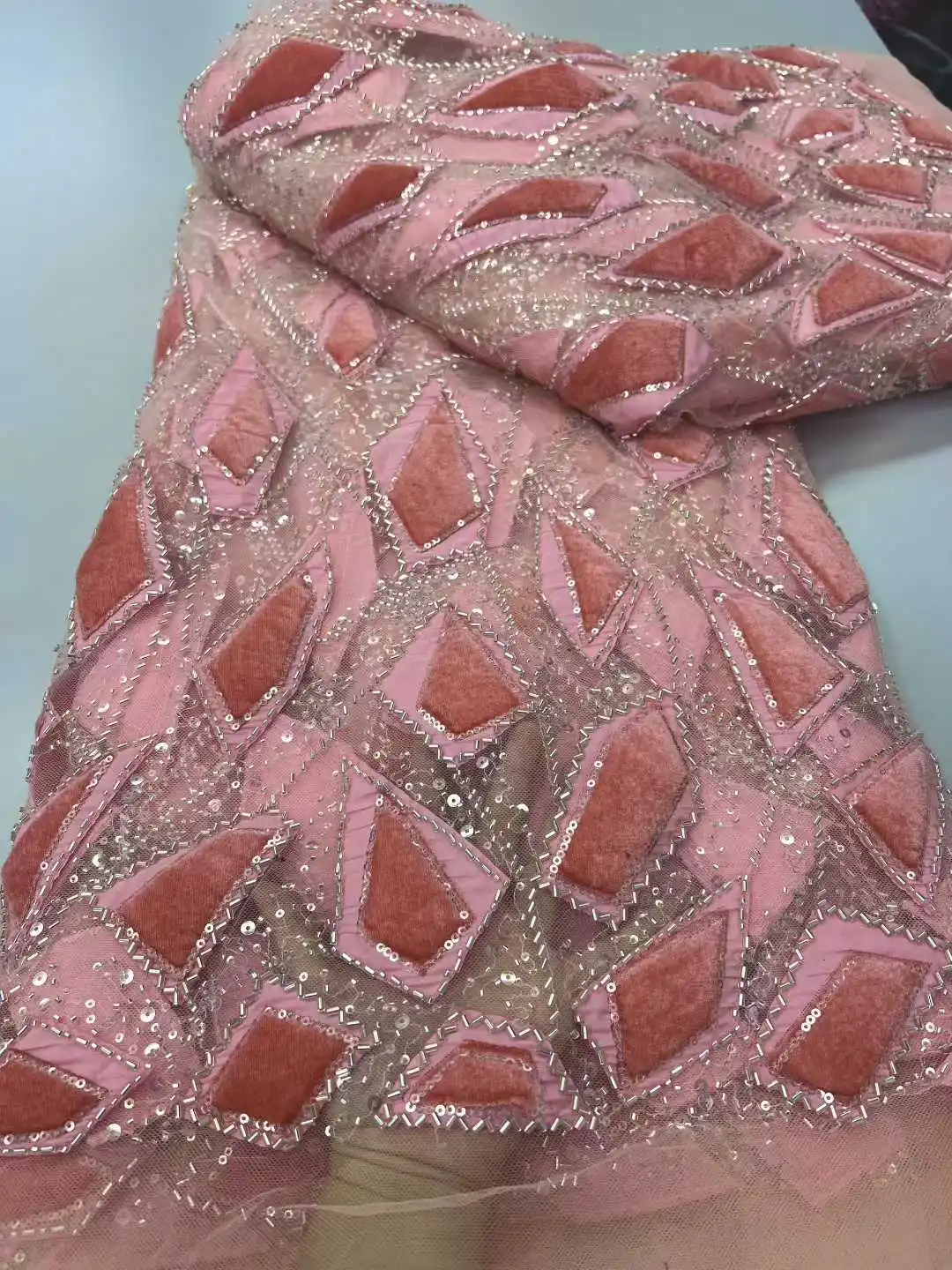 5 Yards luxuriöser High-End-Perlenstoff, schwerer Pailletten-Stickstoff, modischer französischer Tüll-Mesh-Spitzenstoff für Hochzeit