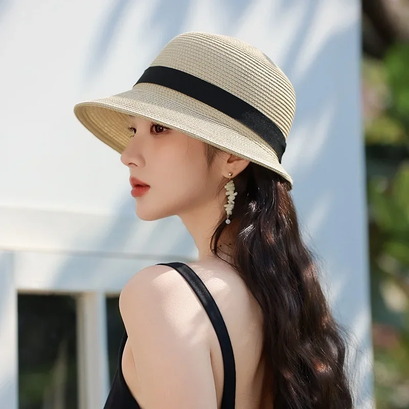 القش قبعة للنساء الإناث قبة القش قبعة قناع قبعة للشاطئ سيدة قبعة الشمس الصيف الفرنسية الرجعية توبر تنوعا 2025 جديد