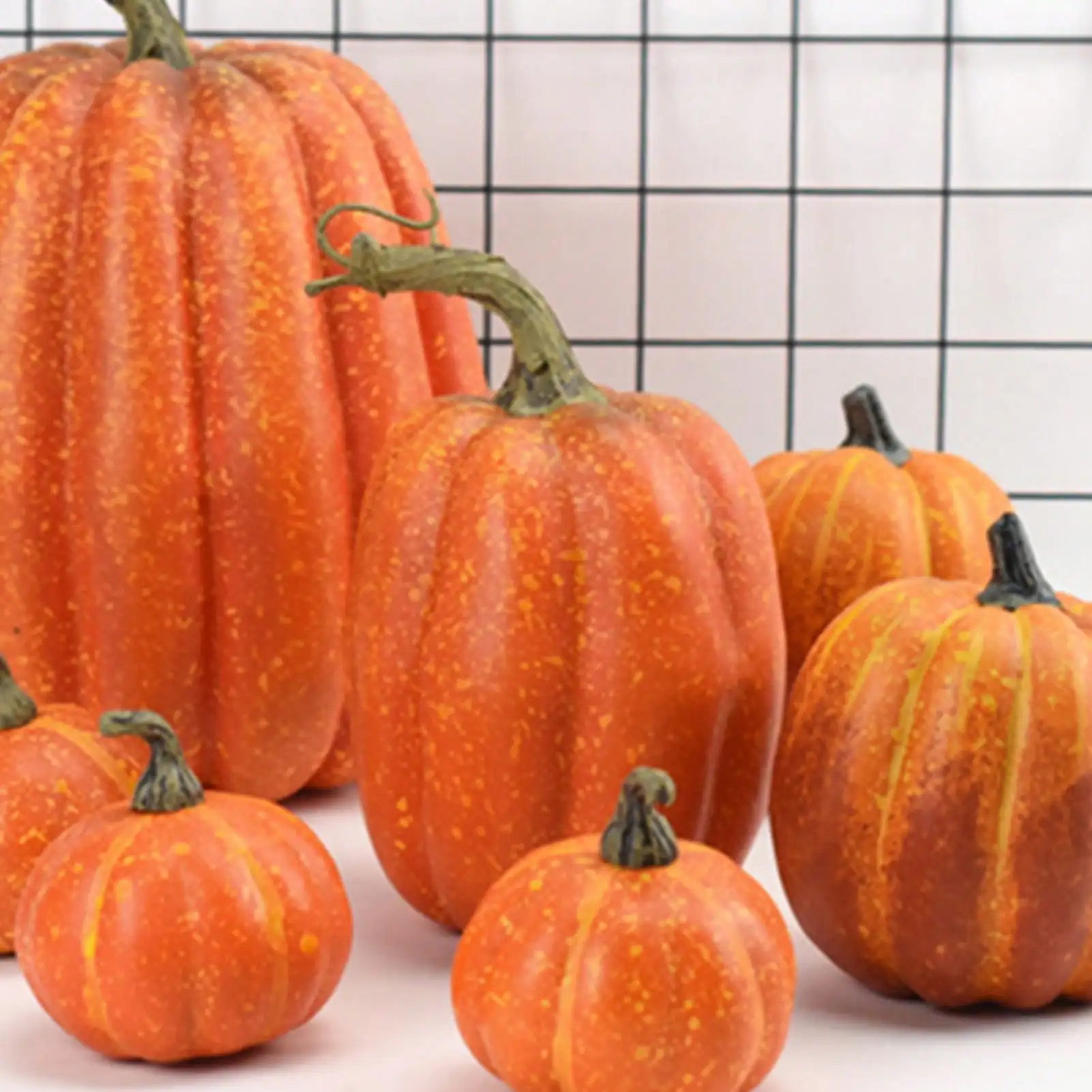 القرع الرغوي المزيف لزينة الهالوين مجموعة حلي اليقطين الاصطناعية الواقعية لديكور حفلات المهرجانات يتم شحنها من الولايات المتحدة الأمريكية