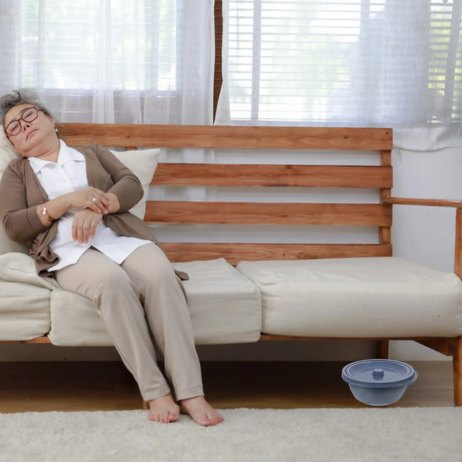 

Dark Grey Portable Chamber Pot Lid Spill Proof Night Use Elderly Adults Kids Bedside Urinal Bucket Hospital Home Car Camping