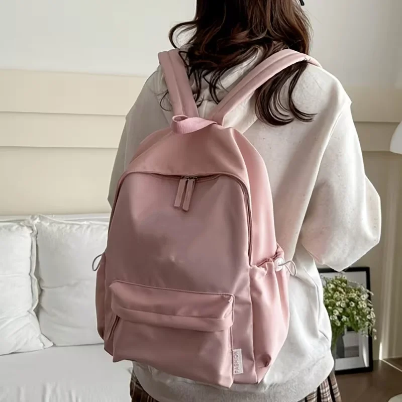 

A casual, versatile, and cute sports backpack perfect for back-to-school season, suitable for everyday use, picnics, outdoor spo