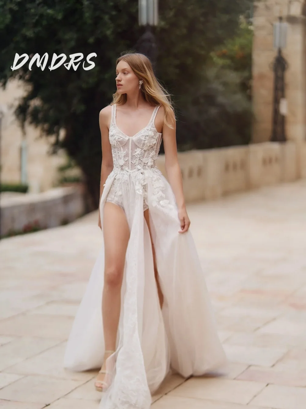 

Sexy Spaghetti Strap Bridal Gown 2025 Romantic A-line Sleeveless Wedding Dress Graceful Lace Floor-Length Gown Customized