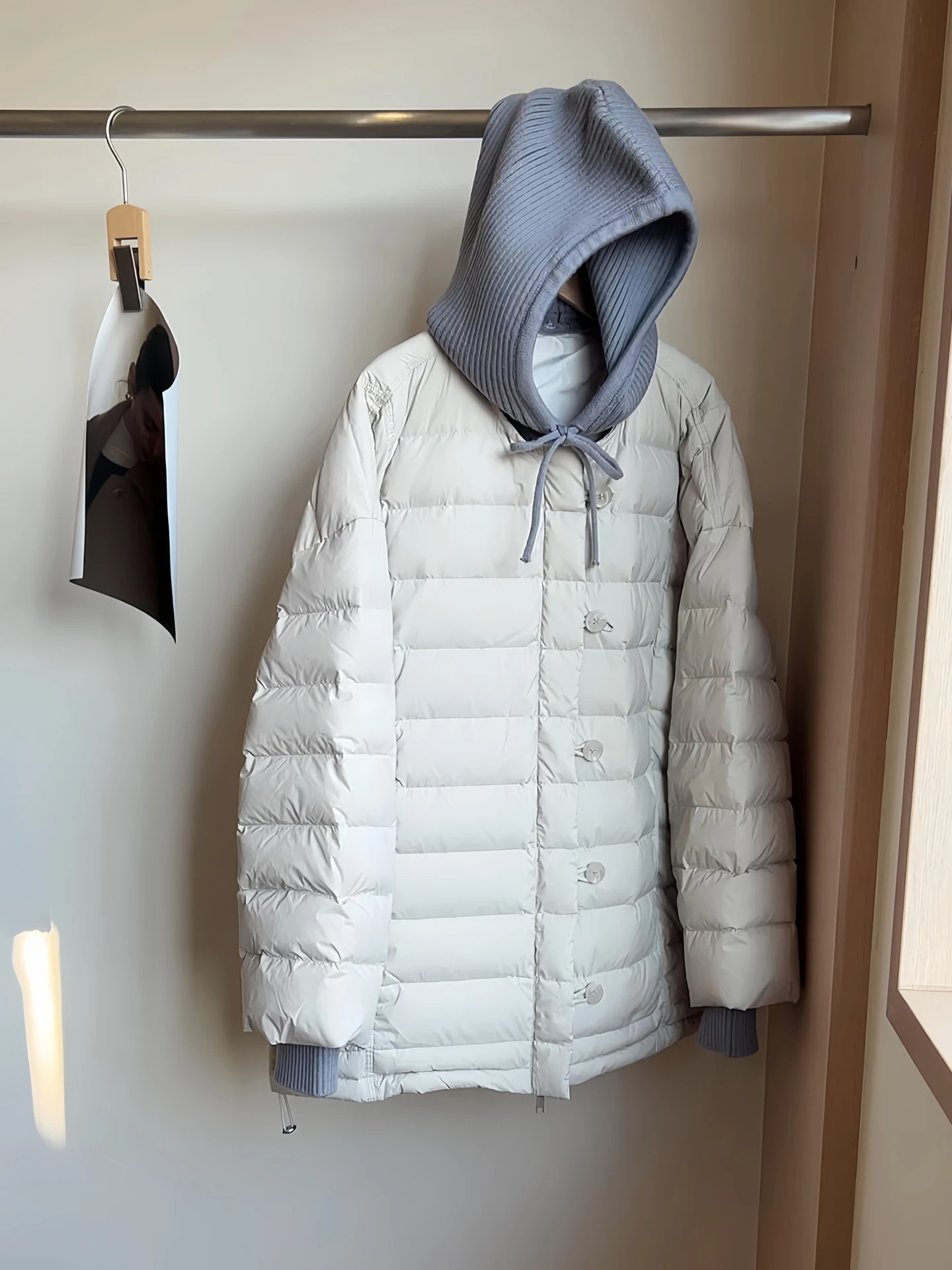 

Fashion Knitted Hat Patchwork Down jackets Women's Style 2025 New Korean Design Warm Outerwear Coat Long Sleeve 90% down Conten