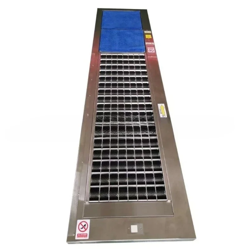 Roller sole cleaning machine Dust-free workshop with suction dry cotton water brush type
